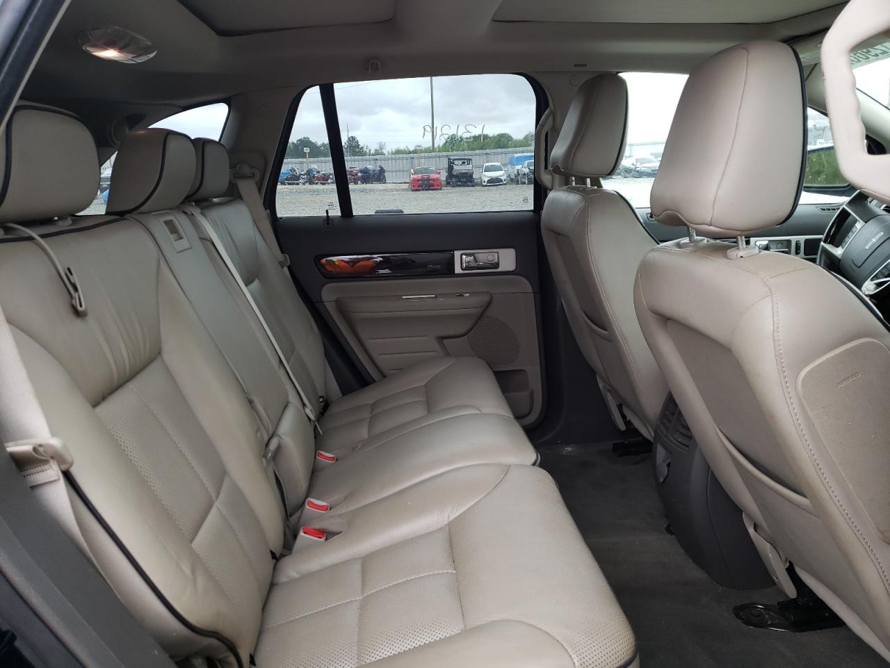 Photo 6 from auction – 2008 LINCOLN MKX with VIN 2LMDU88C68BJ39000
