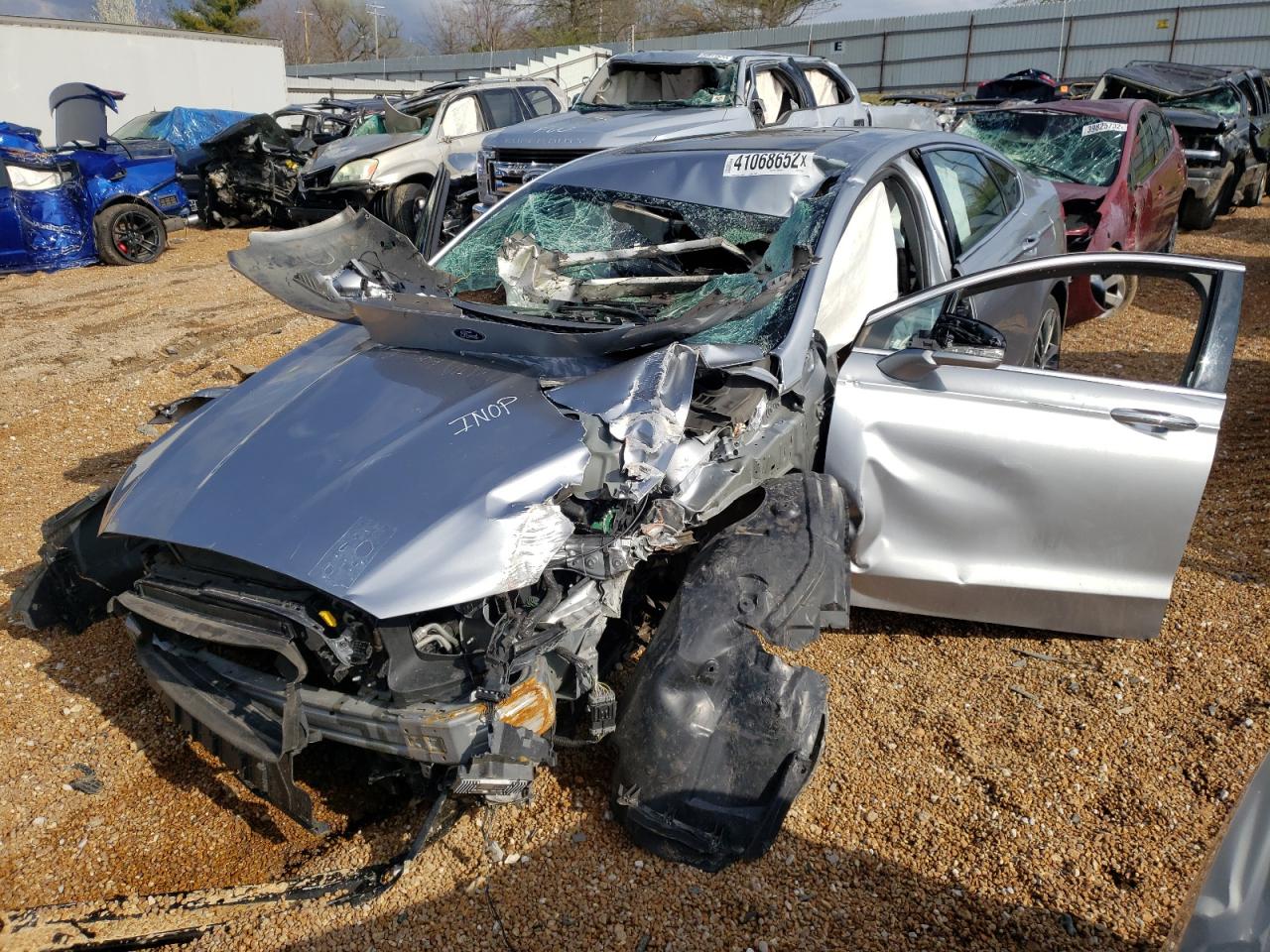 Photo 2 from auction – 2020 FORD FUSION TIT with VIN 3FA6P0K96LR137858