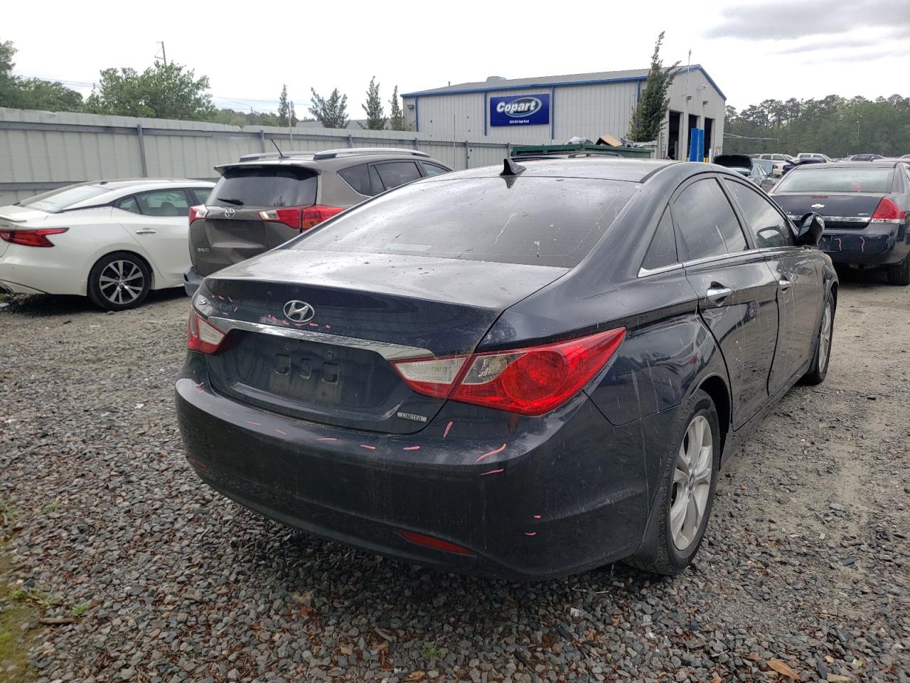 Photo 4 from auction – 2011 HYUNDAI SONATA SE with VIN 5NPEC4AC8BH301621