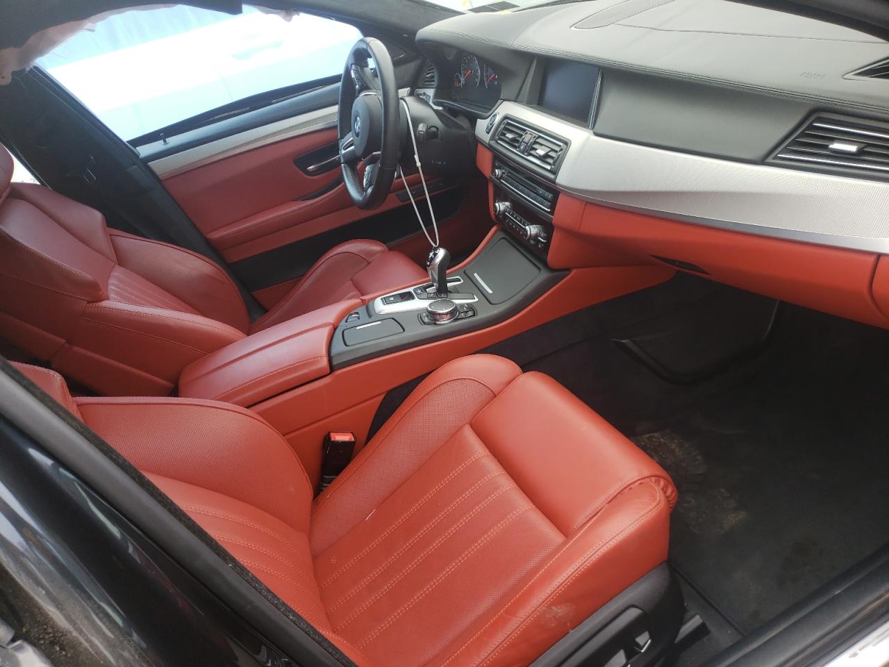 Photo 5 from auction – 2015 BMW M5 with VIN WBSFV9C55FD595087