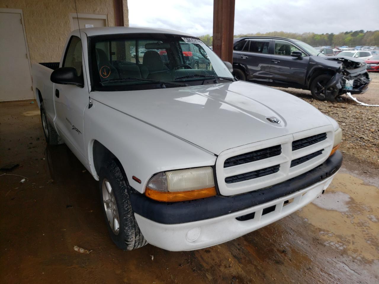 DODGE DAKOTA 2000 with VIN 1B7FL26P8YS519816 - Photo from auction
