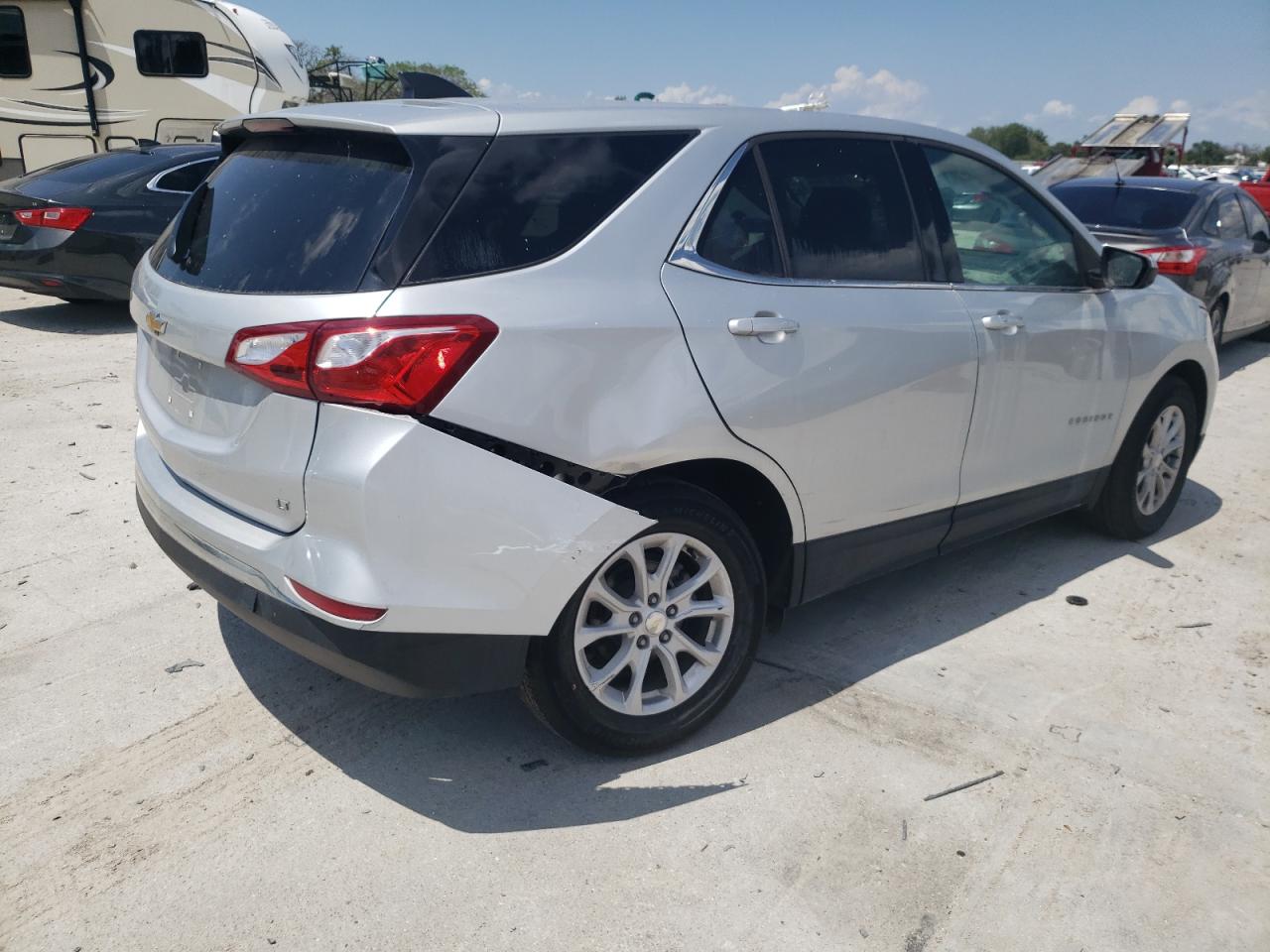 Photo 4 from auction – 2020 CHEVROLET EQUINOX LT with VIN 3GNAXKEV6LS604785