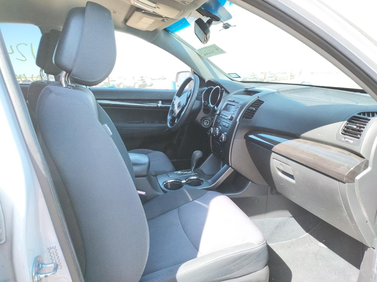 Photo 5 from auction – 2011 KIA SORENTO BA with VIN 5XYKT4A17BG091022