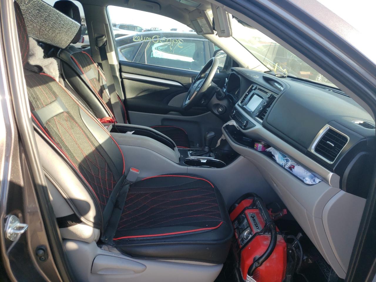 Photo 5 from auction – 2019 TOYOTA HIGHLANDER with VIN 5TDZARFH4KS055458