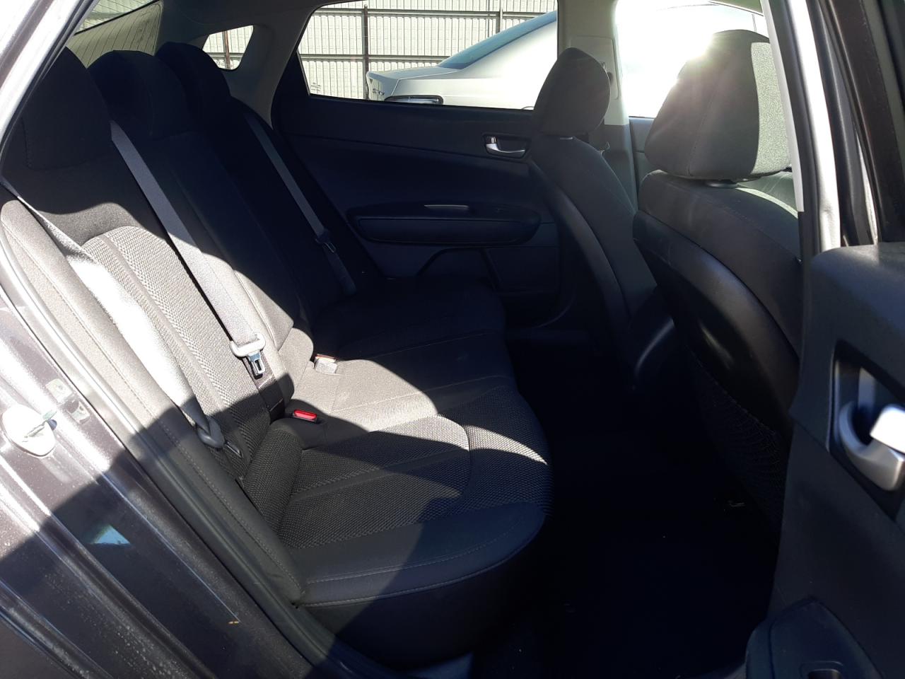 Photo 6 from auction – 2019 KIA OPTIMA LX with VIN 5XXGT4L30KG290339