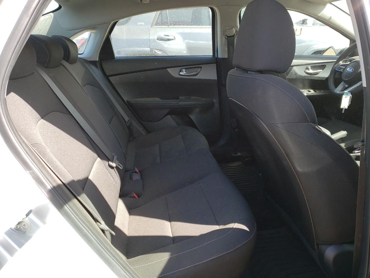Photo 6 from auction – 2019 KIA FORTE with VIN 3KPF24AD0KE073148
