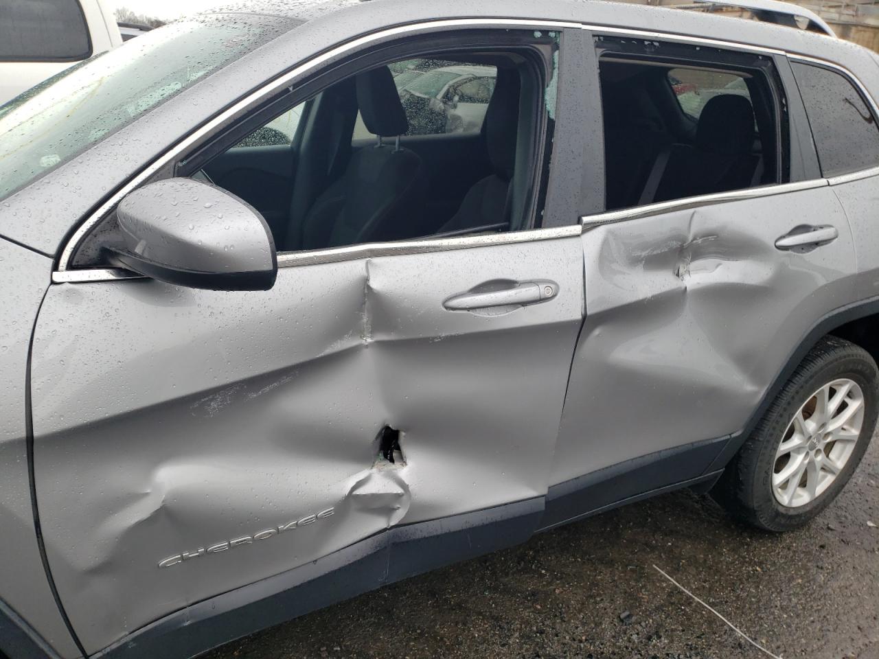Photo 9 from auction – 2015 JEEP CHEROKEE L with VIN 1C4PJLCB6FW747215