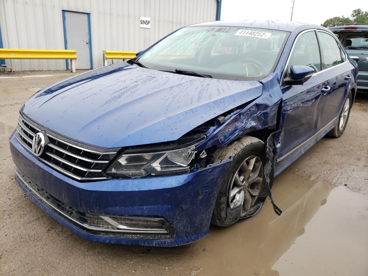 Photo 2 from auction – 2016 VOLKSWAGEN PASSAT with VIN 1VWAT7A30GC009056