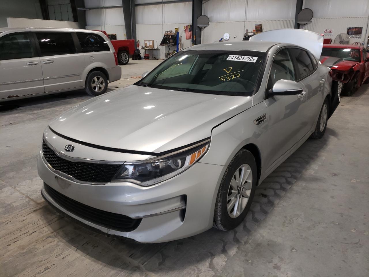 Photo 2 from auction – 2016 KIA OPTIMA LX with VIN 5XXGT4L38GG025322