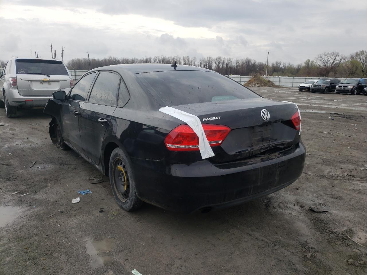 Photo 3 from auction – 2014 VOLKSWAGEN PASSAT S with VIN 1VWAS7A3XEC064243