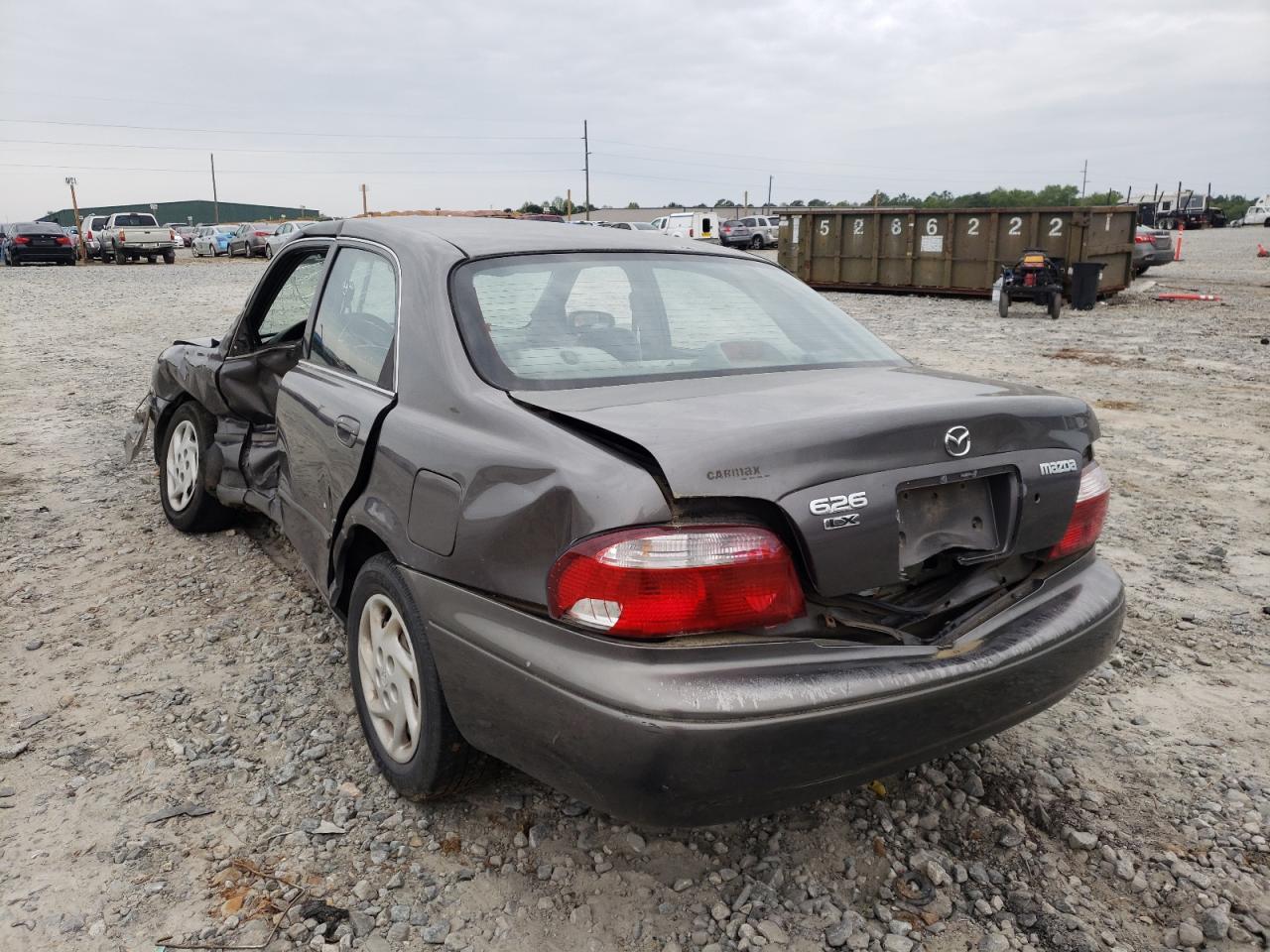 Photo 3 from auction – 2000 MAZDA 626 ES with VIN 1YVGF22C4Y5169897