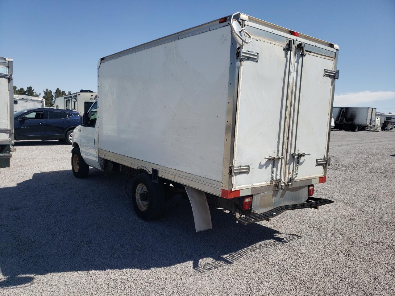 Photo 3 from auction – 2004 FORD ECONOLINE with VIN 1FDSE35L54HA52337