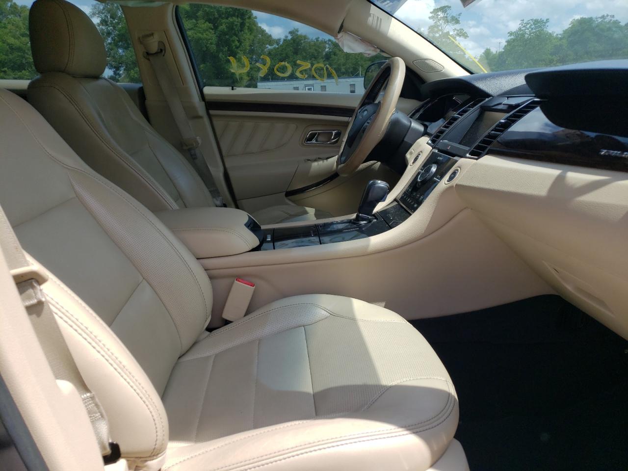Photo 5 from auction – 2013 FORD TAURUS LIM with VIN 1FAHP2F82DG123888