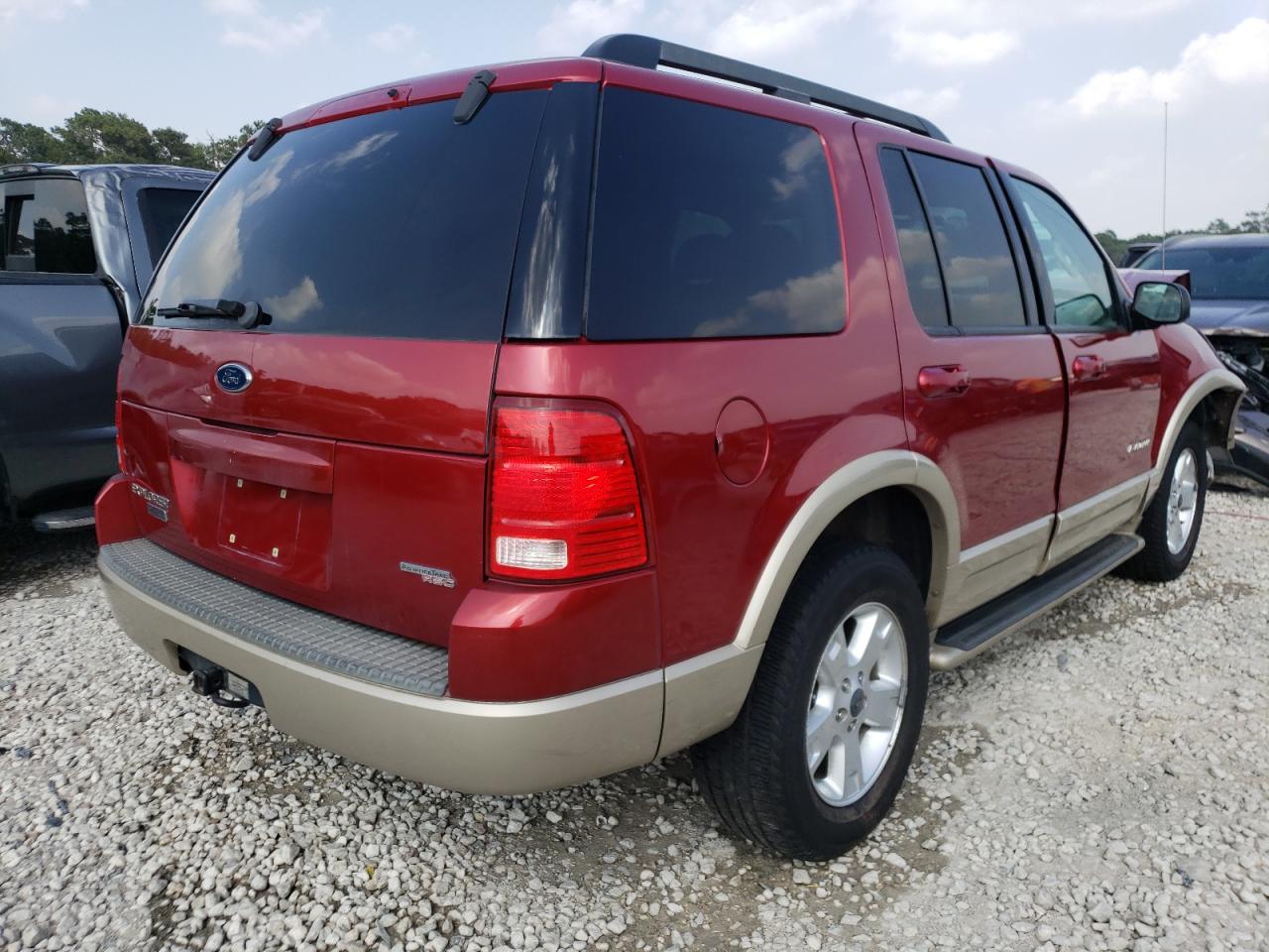 Photo 4 from auction – 2005 FORD EXPLORER E with VIN 1FMZU64K25ZA20338