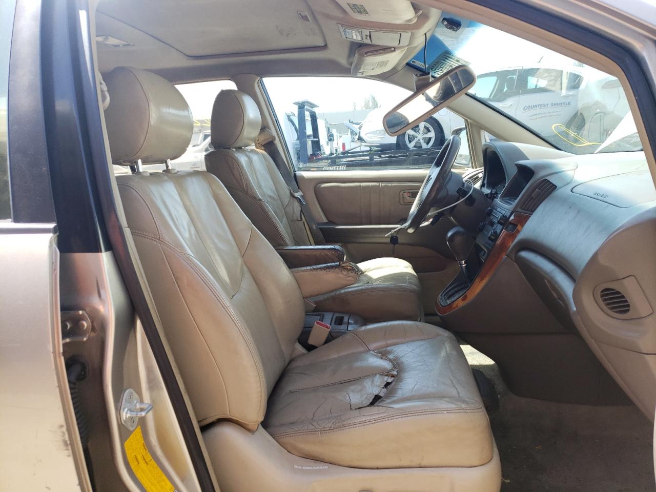 Photo 5 from auction – 2000 LEXUS RX 300 with VIN JT6HF10U1Y0141723