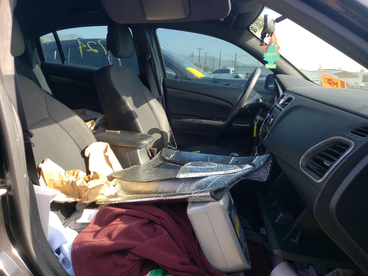 Photo 5 from auction – 2014 CHRYSLER 200 LX with VIN 1C3CCBAB6EN212092