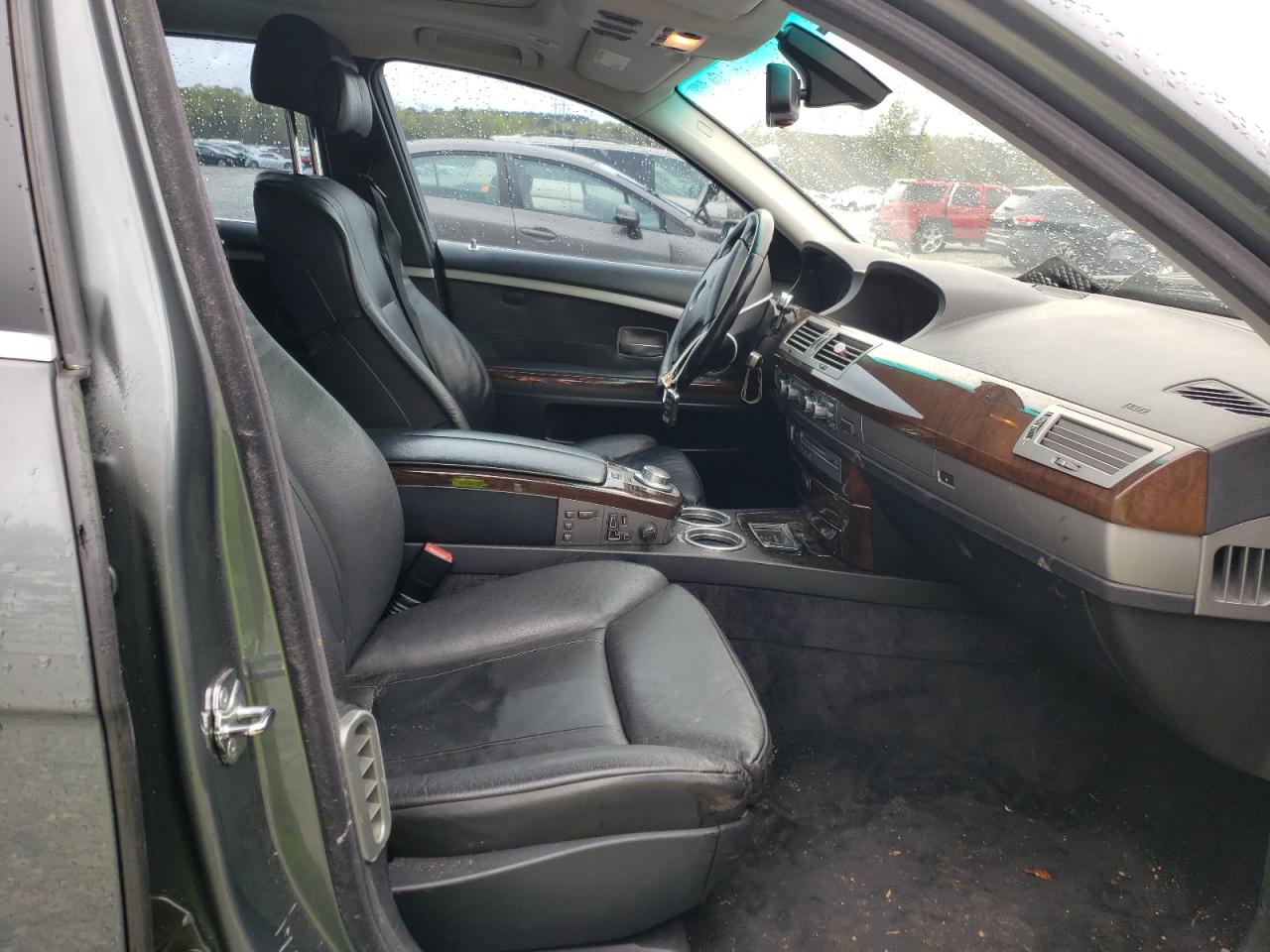 Photo 5 from auction – 2007 BMW 750 with VIN WBAHN83567DT68001