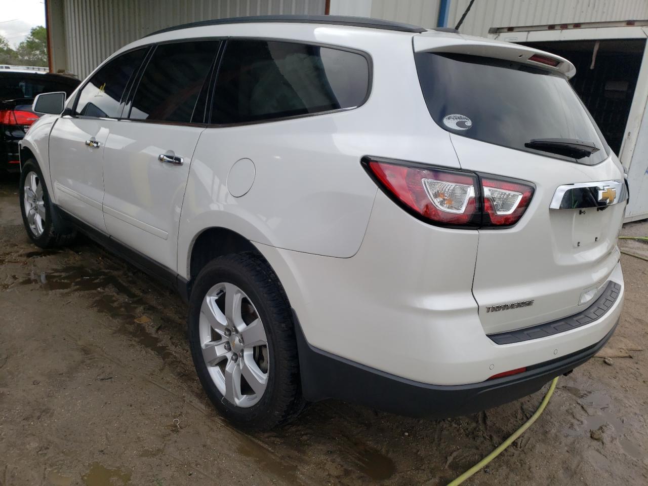 Photo 3 from auction – 2017 CHEVROLET TRAVERSE L with VIN 1GNKRGKD4HJ274760