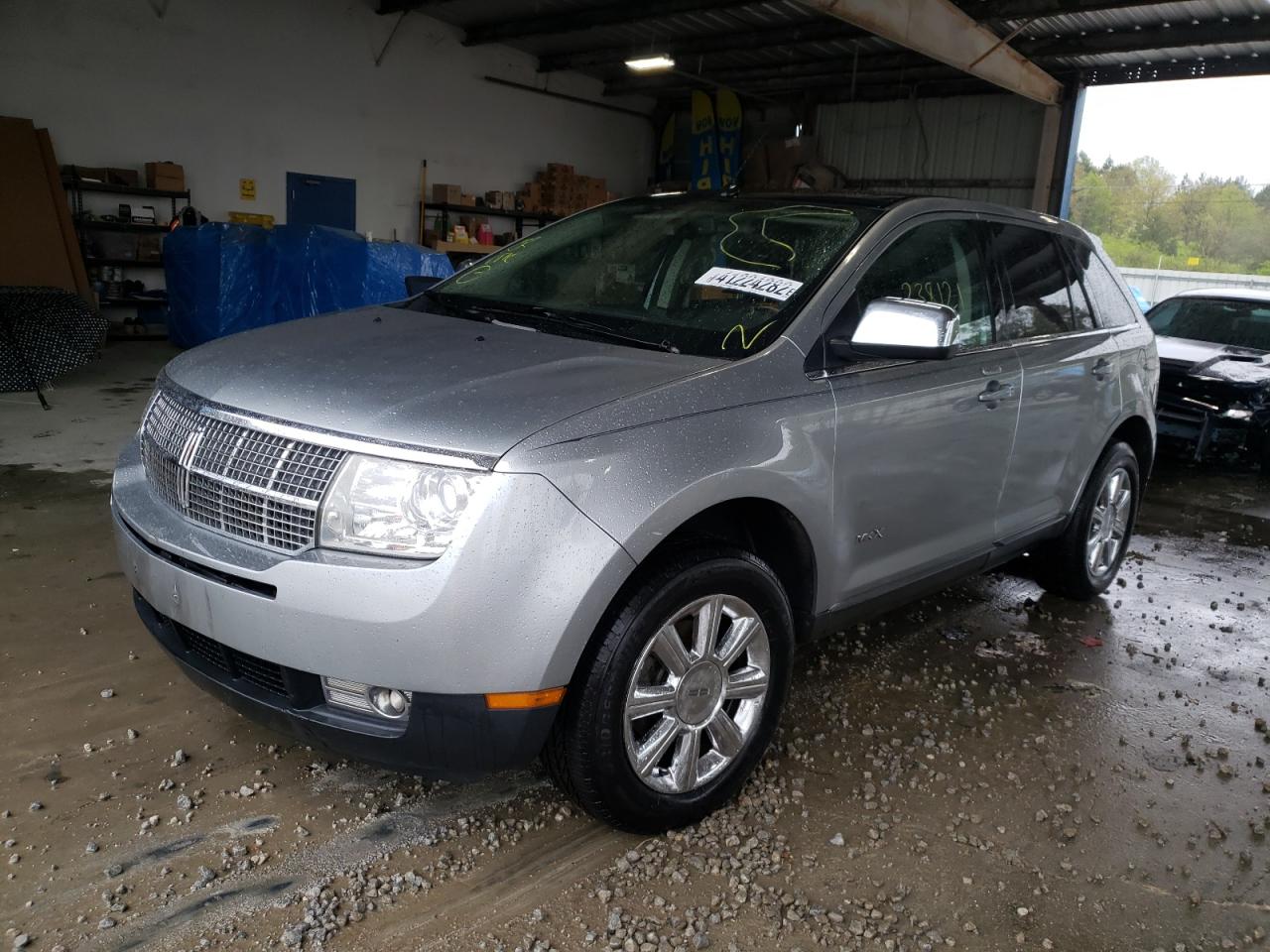 Photo 2 from auction – 2007 LINCOLN MKX with VIN 2LMDU68C07BJ11910