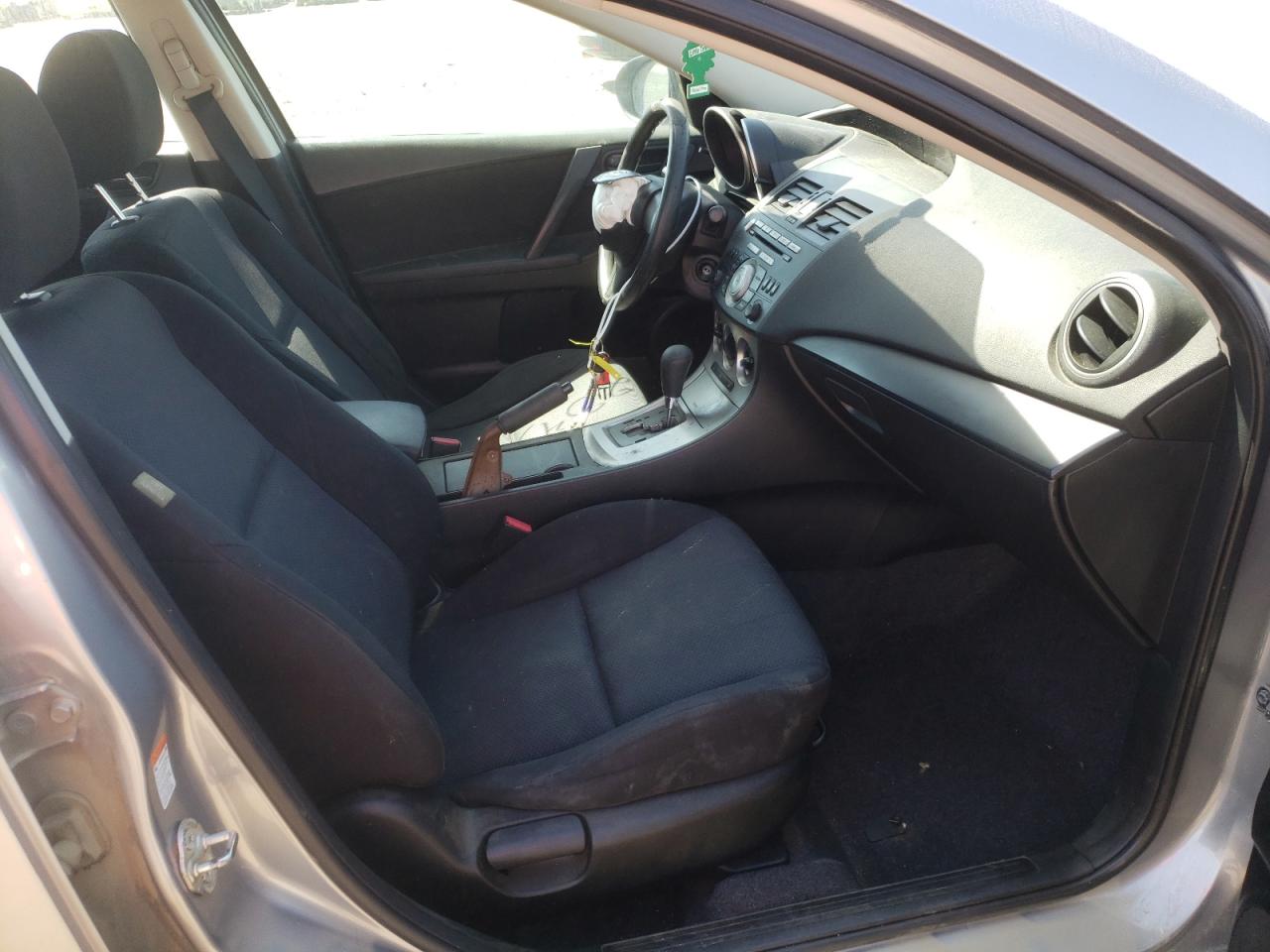 Photo 5 from auction – 2011 MAZDA 3 I with VIN JM1BL1UG6B1470446
