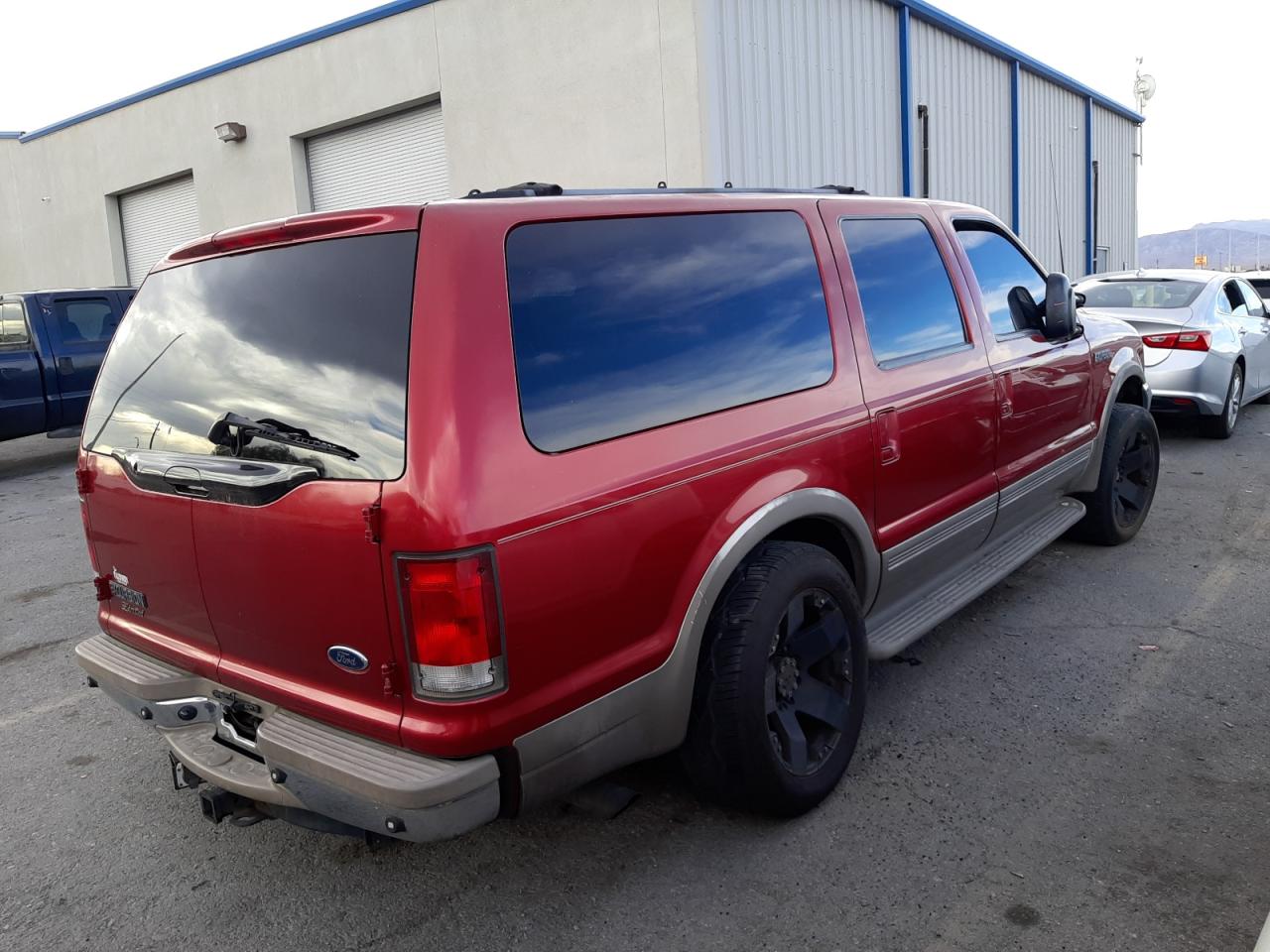Photo 4 from auction – 2001 FORD EXCURSION with VIN 1FMNU42F21EC36913