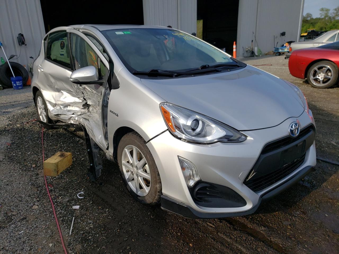 TOYOTA PRIUS C 2017 with VIN JTDKDTB38H1593201 - Photo from auction