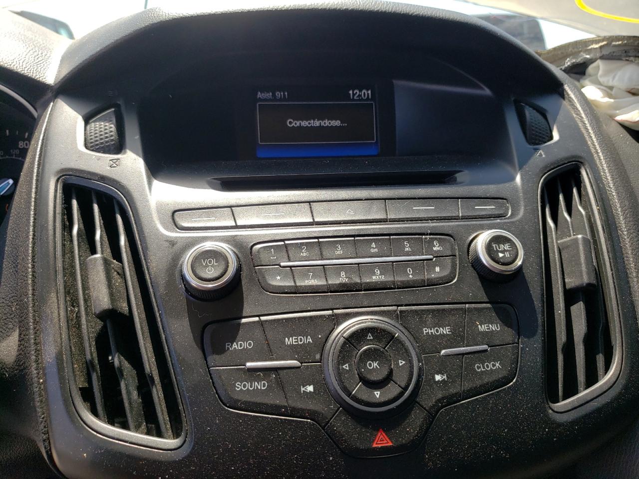 Photo 9 from auction – 2015 FORD FOCUS SE with VIN 1FADP3F29FL335746