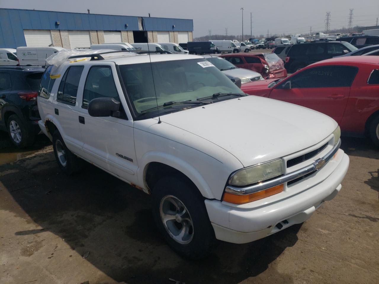 CHEVROLET BLAZER 2004 with VIN 1GNCS13X94K142872 - Photo from auction