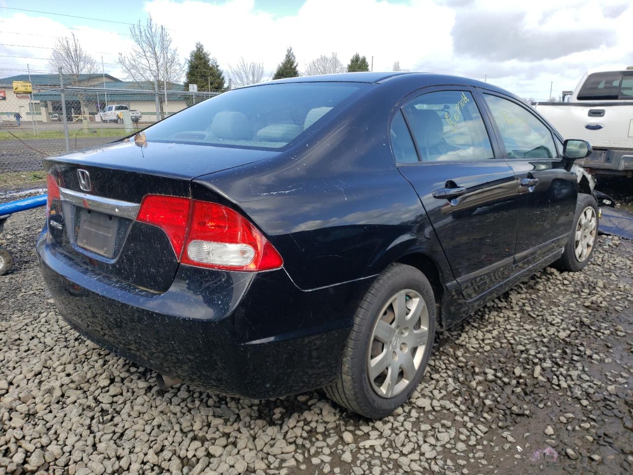 Photo 4 from auction – 2011 HONDA CIVIC LX with VIN 2HGFA1F5XBH303688