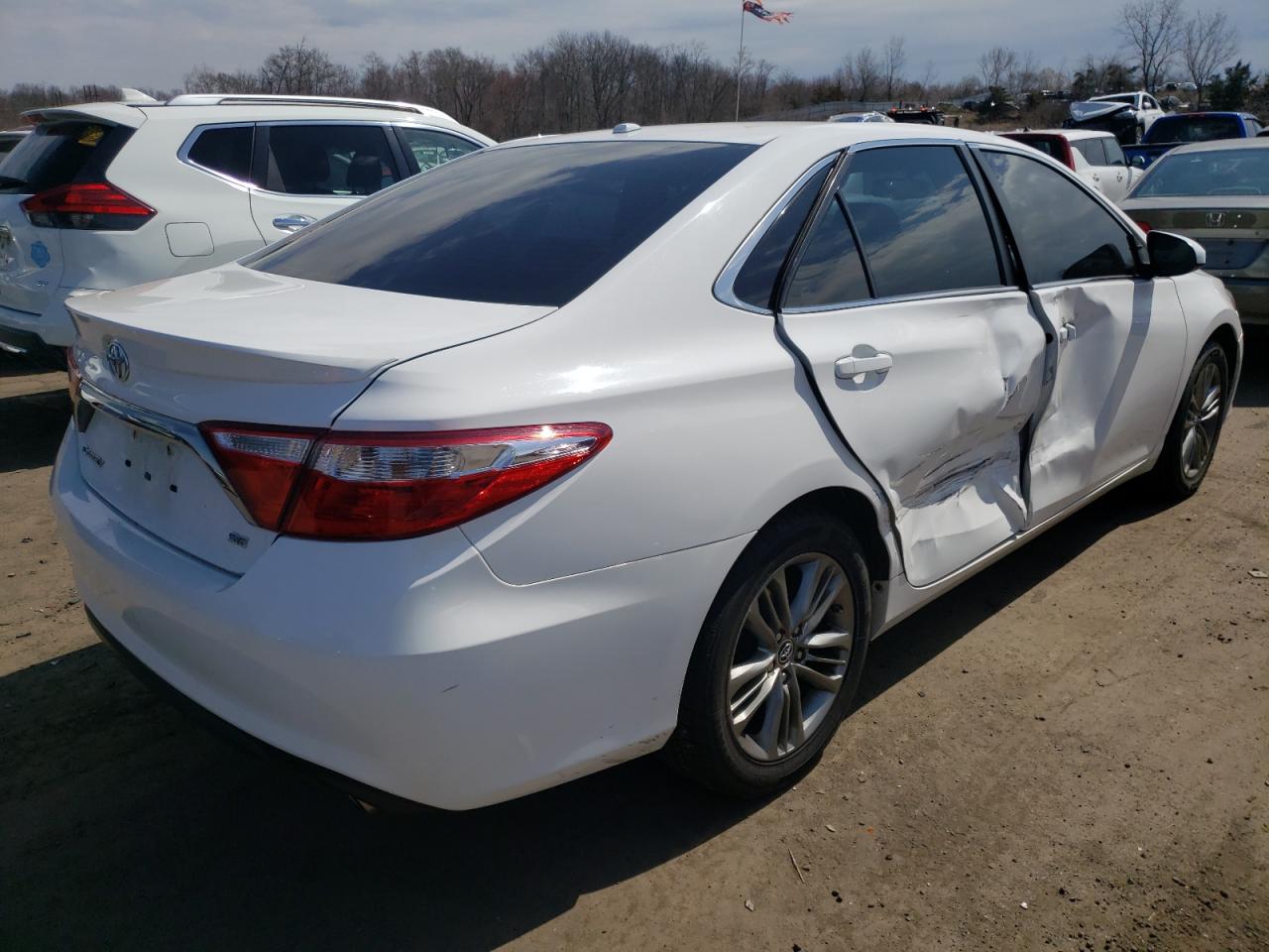 Photo 4 from auction – 2015 TOYOTA CAMRY LE with VIN 4T1BF1FK4FU020996