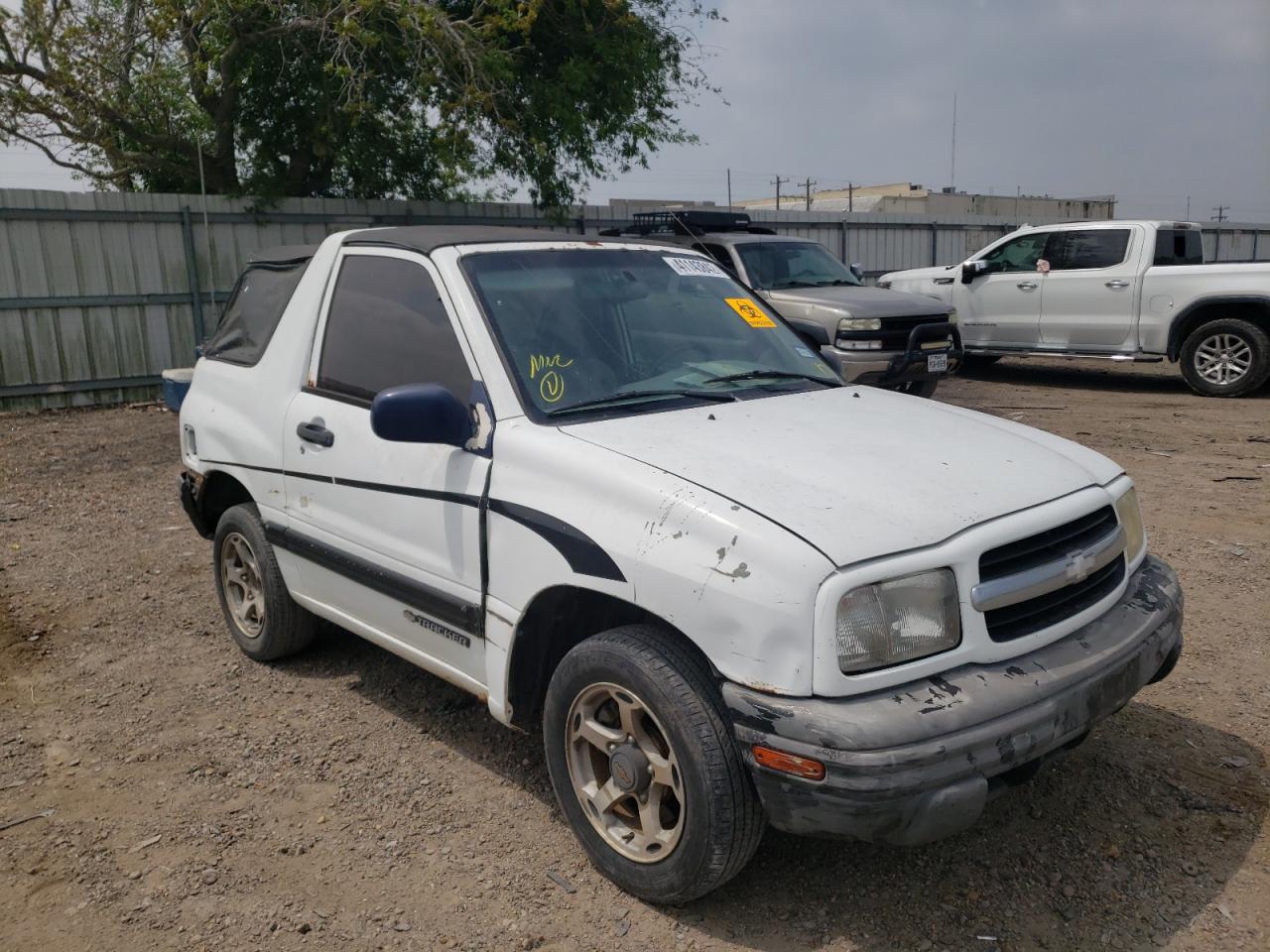 CHEVROLET TRACKER 2000 with VIN 2CNBE18CXY6911269 - Photo from auction