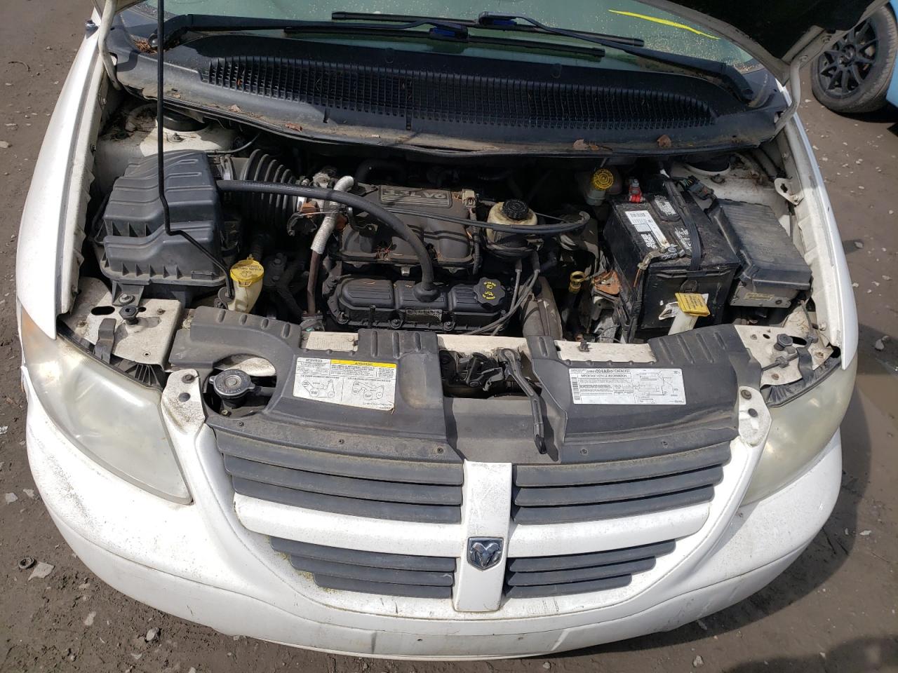 Photo 7 from auction – 2005 DODGE GRAND CARA with VIN 1D4GP24R55B210106