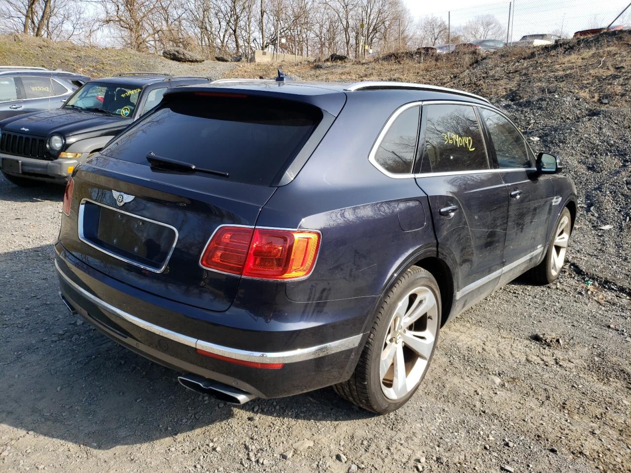 Photo 4 from auction – 2020 BENTLEY BENTAYGA with VIN SJAAJ2ZV2LC027930