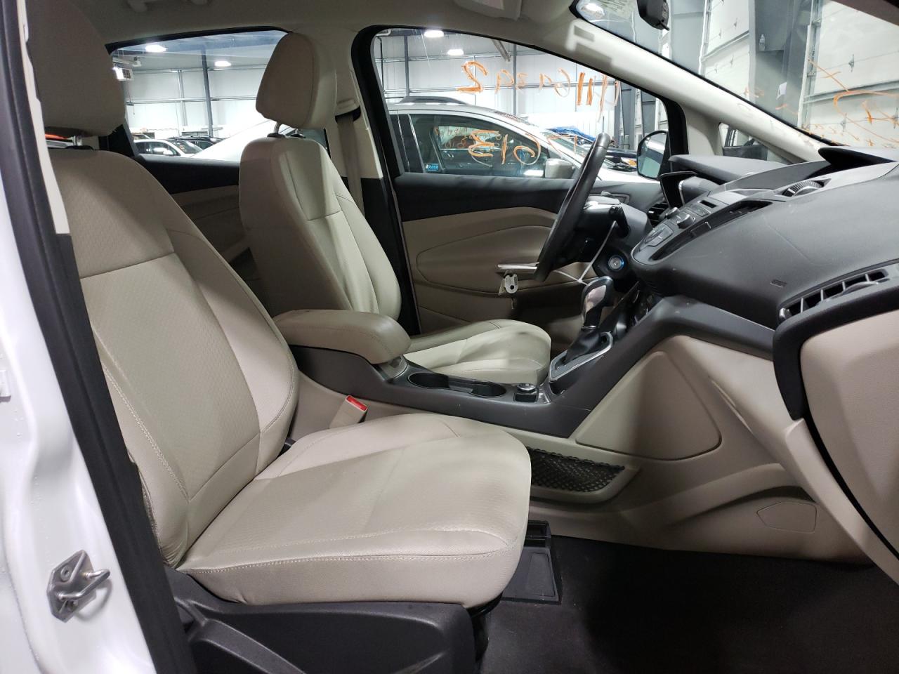 Photo 5 from auction – 2017 FORD C-MAX SE with VIN 1FADP5AU6HL118047