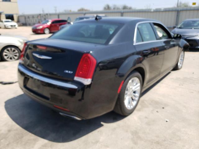 Photo 4 from auction – 2017 CHRYSLER 300 LIMITE with VIN 2C3CCAAG4HH516542