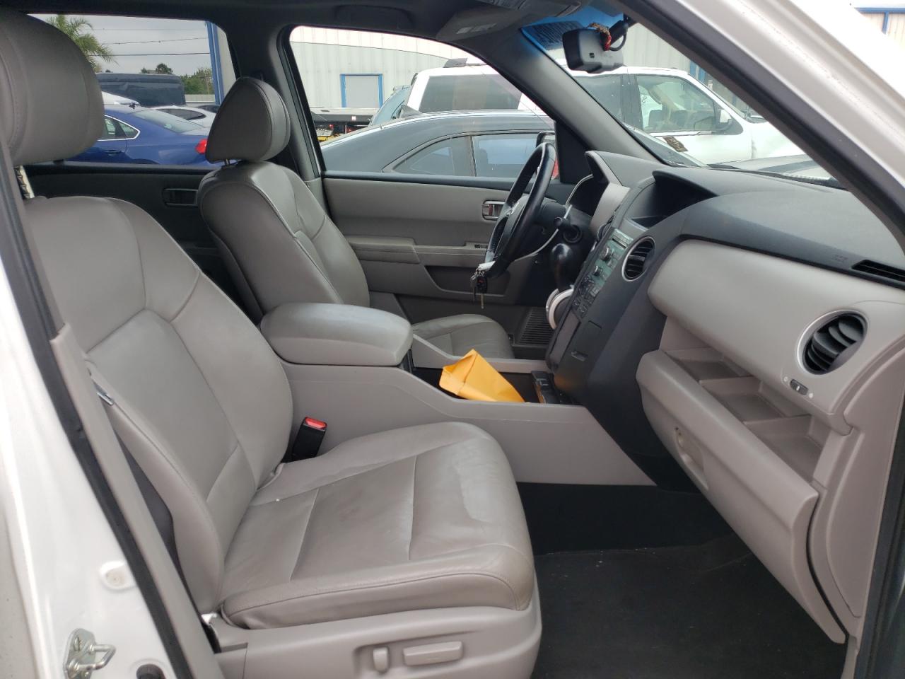 Photo 5 from auction – 2010 HONDA PILOT EXL with VIN 5FNYF4H58AB012988