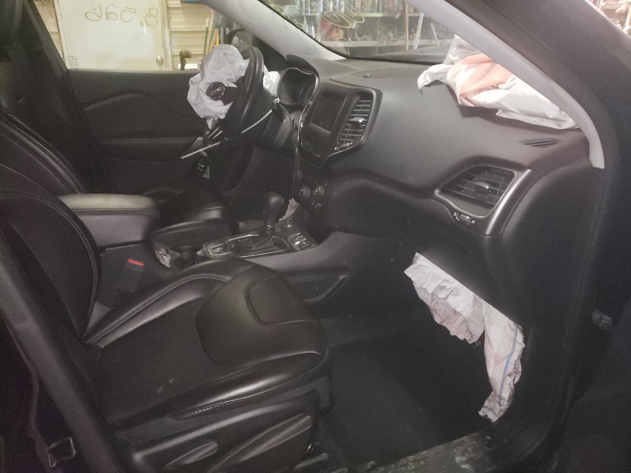 Photo 5 from auction – 2019 JEEP CHEROKEE L with VIN 1C4PJMLB0KD432017