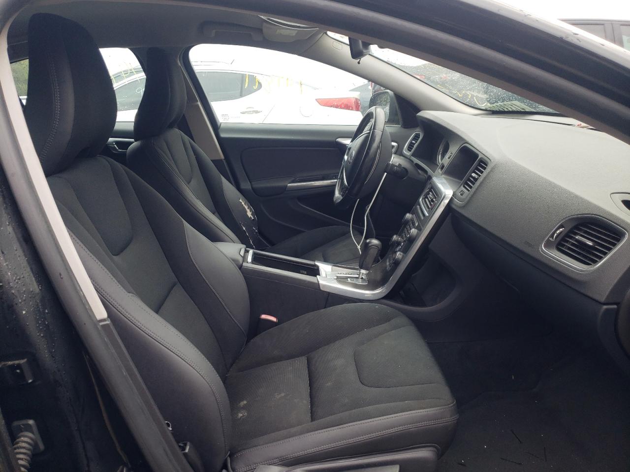 Photo 5 from auction – 2012 VOLVO S60 T5 with VIN YV1622FS5C2046127