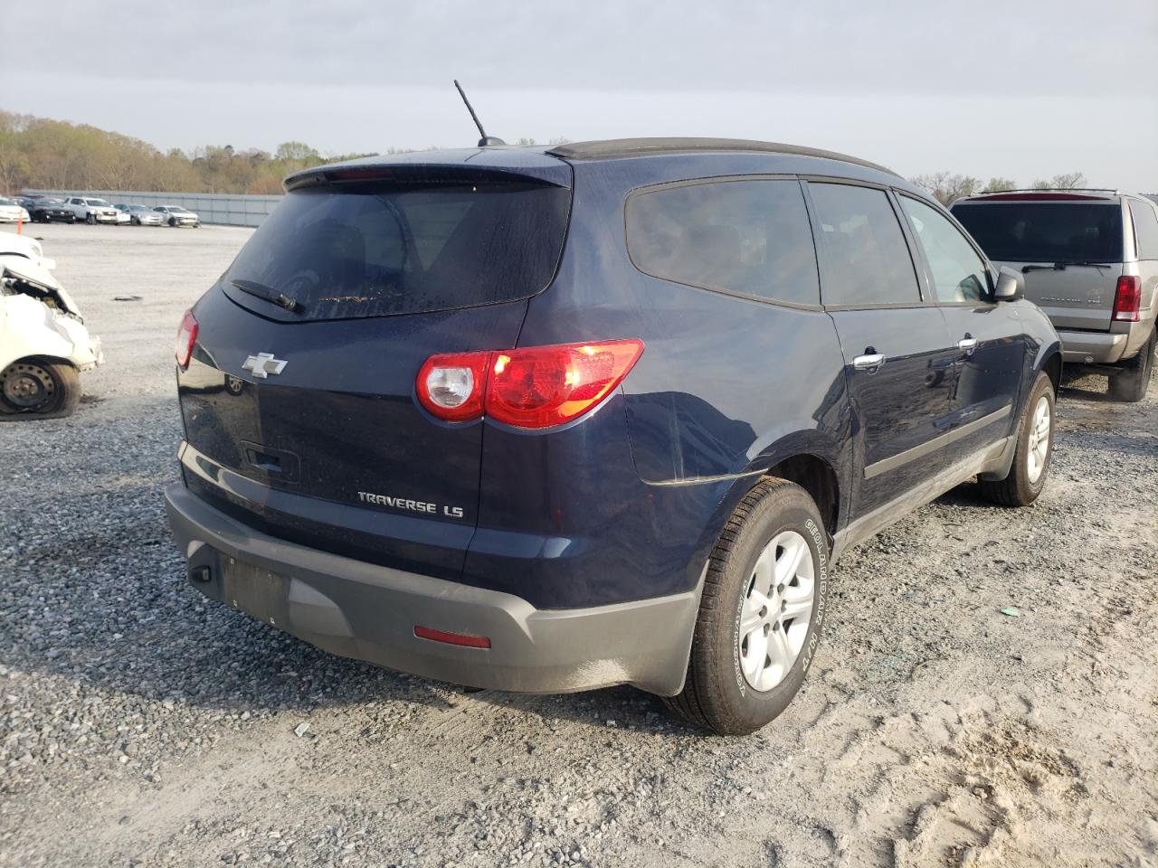 Photo 4 from auction – 2012 CHEVROLET TRAVERSE L with VIN 1GNKRFED4CJ319789