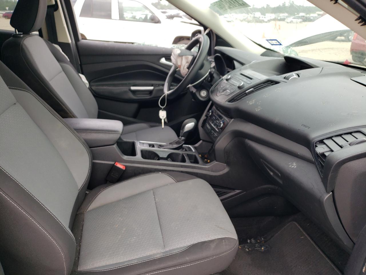 Photo 5 from auction – 2018 FORD ESCAPE SE with VIN 1FMCU0GD4JUD38243