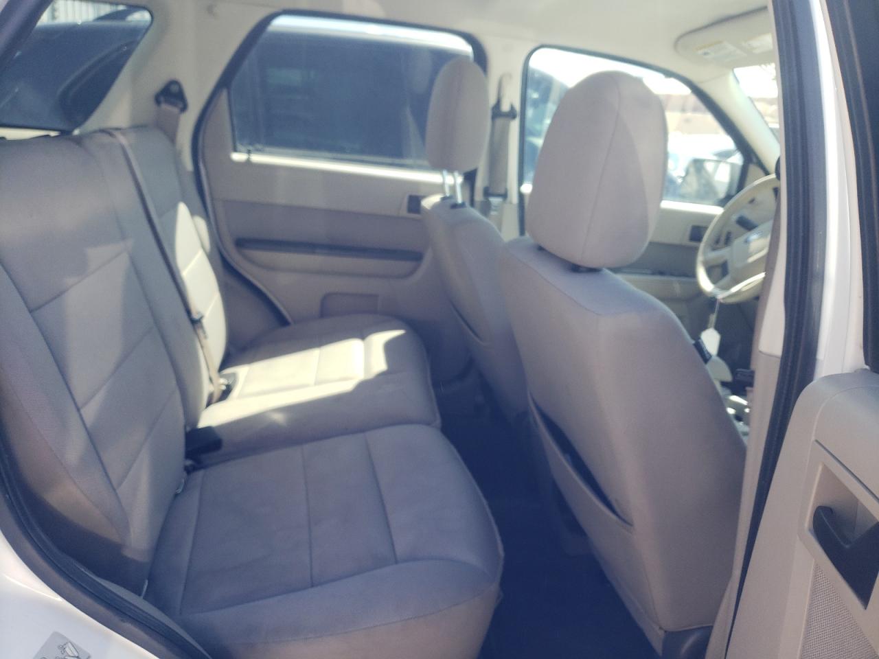 Photo 6 from auction – 2011 FORD ESCAPE XLT with VIN 1FMCU9D73BKB99397