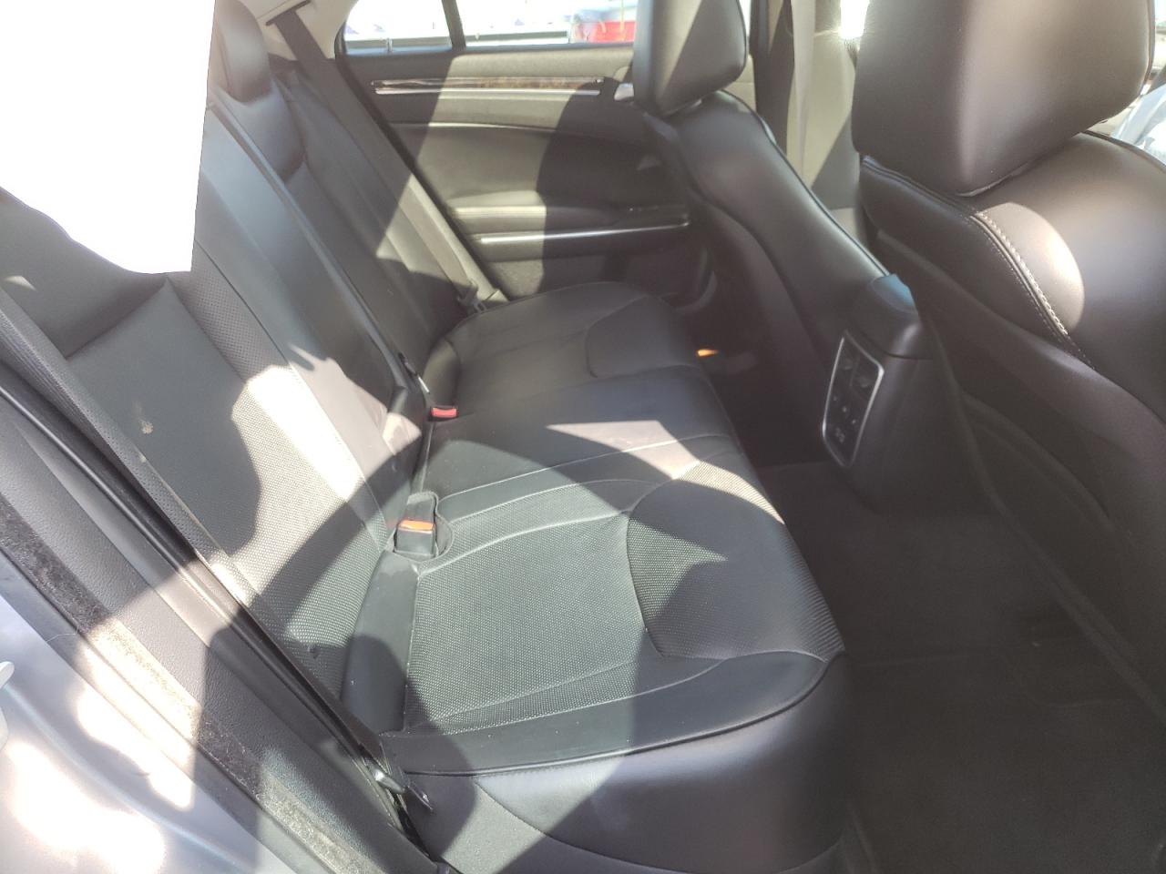 Photo 6 from auction – 2016 CHRYSLER 300C with VIN 2C3CCAKG3GH128716