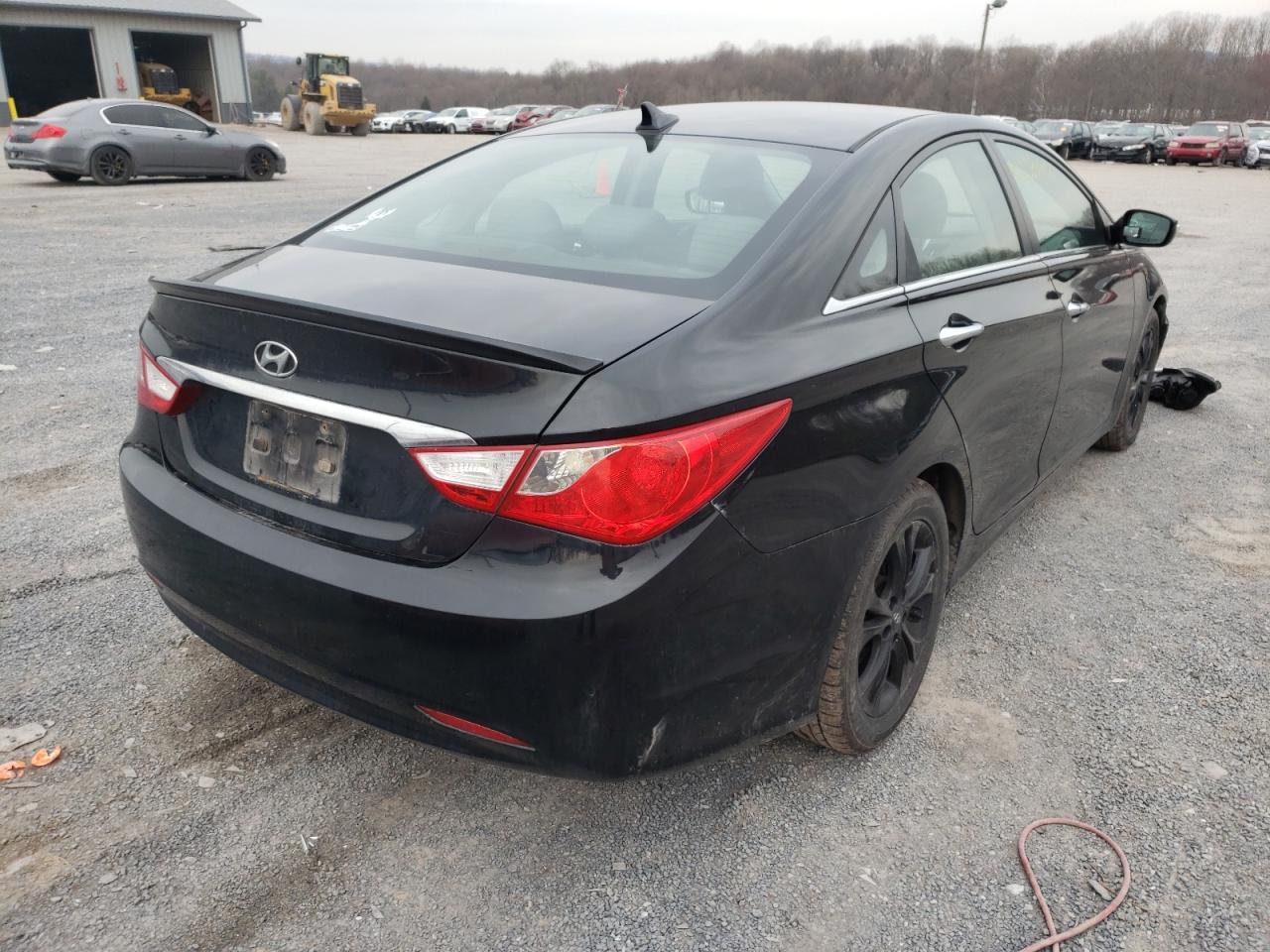 Photo 4 from auction – 2011 HYUNDAI SONATA SE with VIN 5NPEC4AC0BH255332