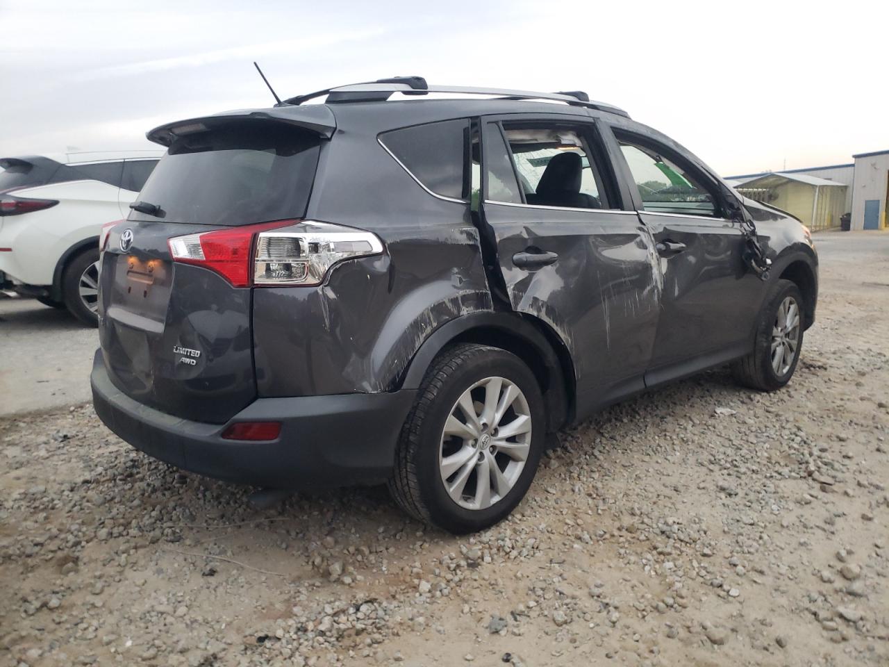 Photo 4 from auction – 2015 TOYOTA RAV4 LIMIT with VIN 2T3DFREV0FW383774