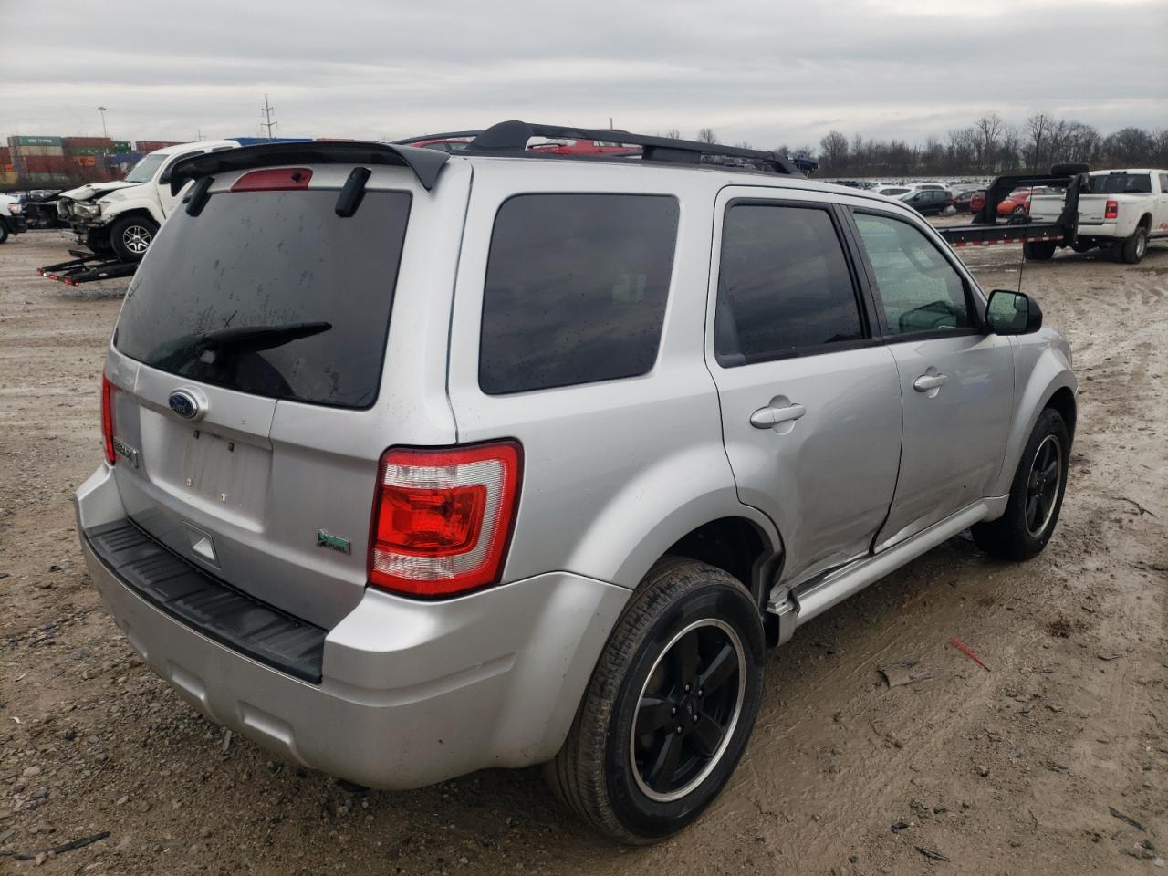 Photo 4 from auction – 2010 FORD ESCAPE XLT with VIN 1FMCU0DG4AKA81353