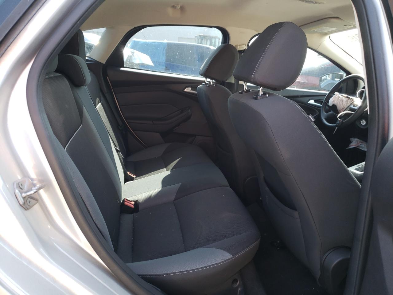 Photo 6 from auction – 2014 FORD FOCUS SE with VIN 1FADP3K26EL210319