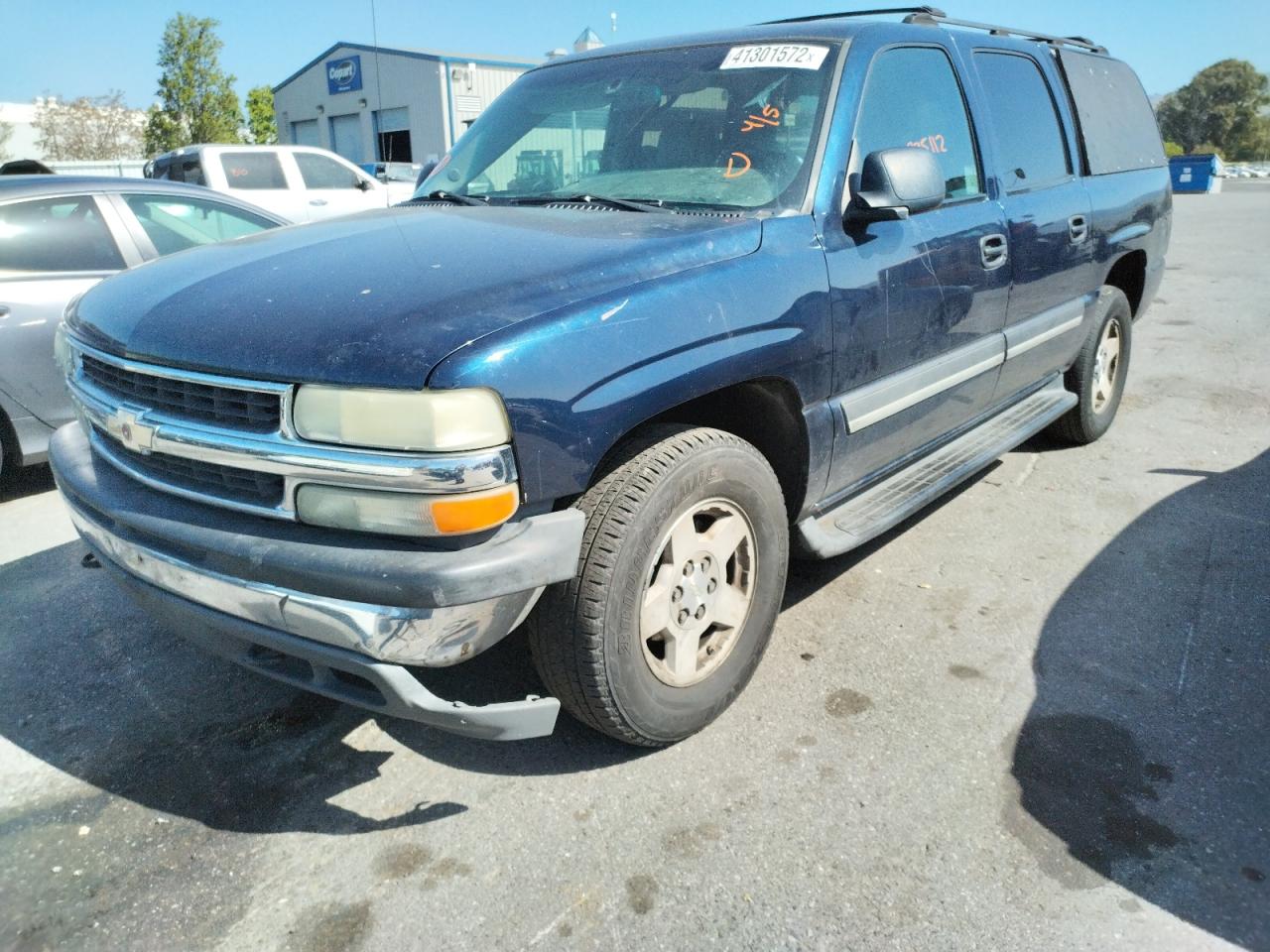 Photo 2 from auction – 2004 CHEVROLET SUBURBAN K with VIN 3GNFK16T04G262069