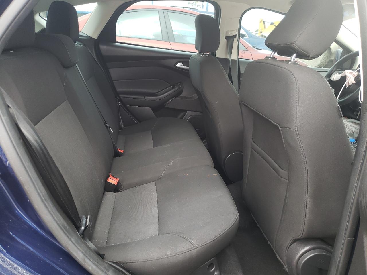 Foto 6 de la subasta – 2017 FORD FOCUS SEL con VIN 1FADP3M24HL312347