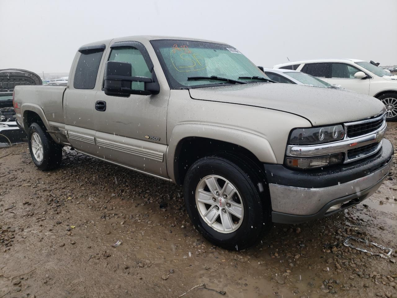 CHEVROLET SILVERADO 2000 with VIN 1GCEK19T3YE204258 - Photo from auction