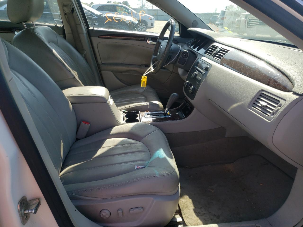 Photo 5 from auction – 2011 BUICK LUCERNE CX with VIN 1G4HC5EM2BU108890